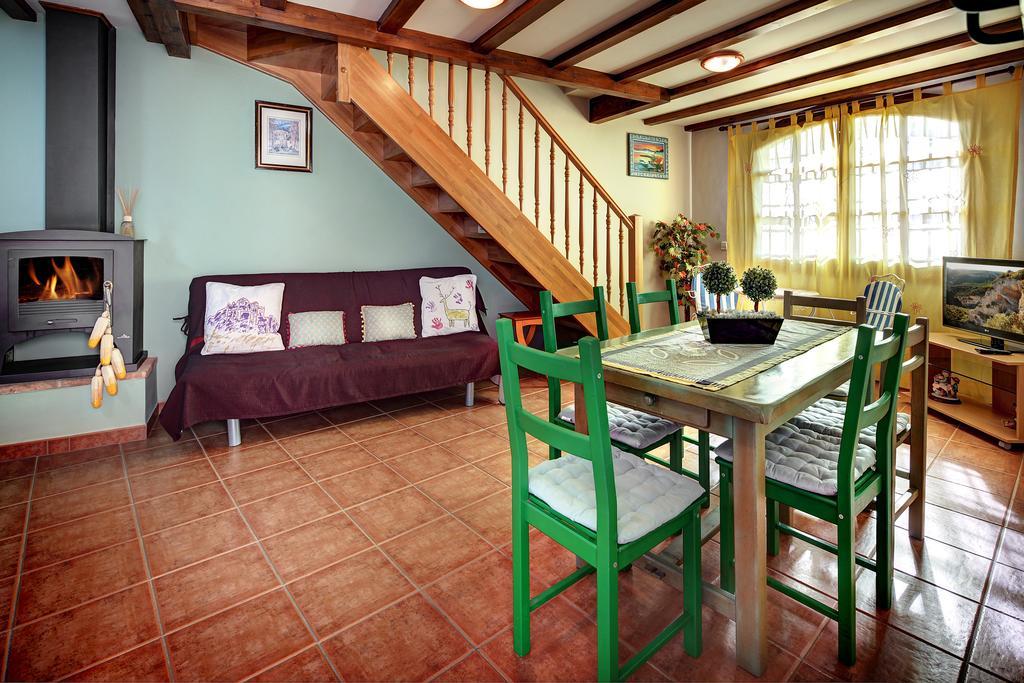 Apartamentos Bellavista Alquezar Room photo